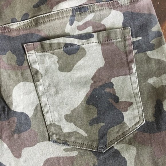 Sanctuary Pork Chop Twill Camo Skinny Pants - Picture 7 of 8